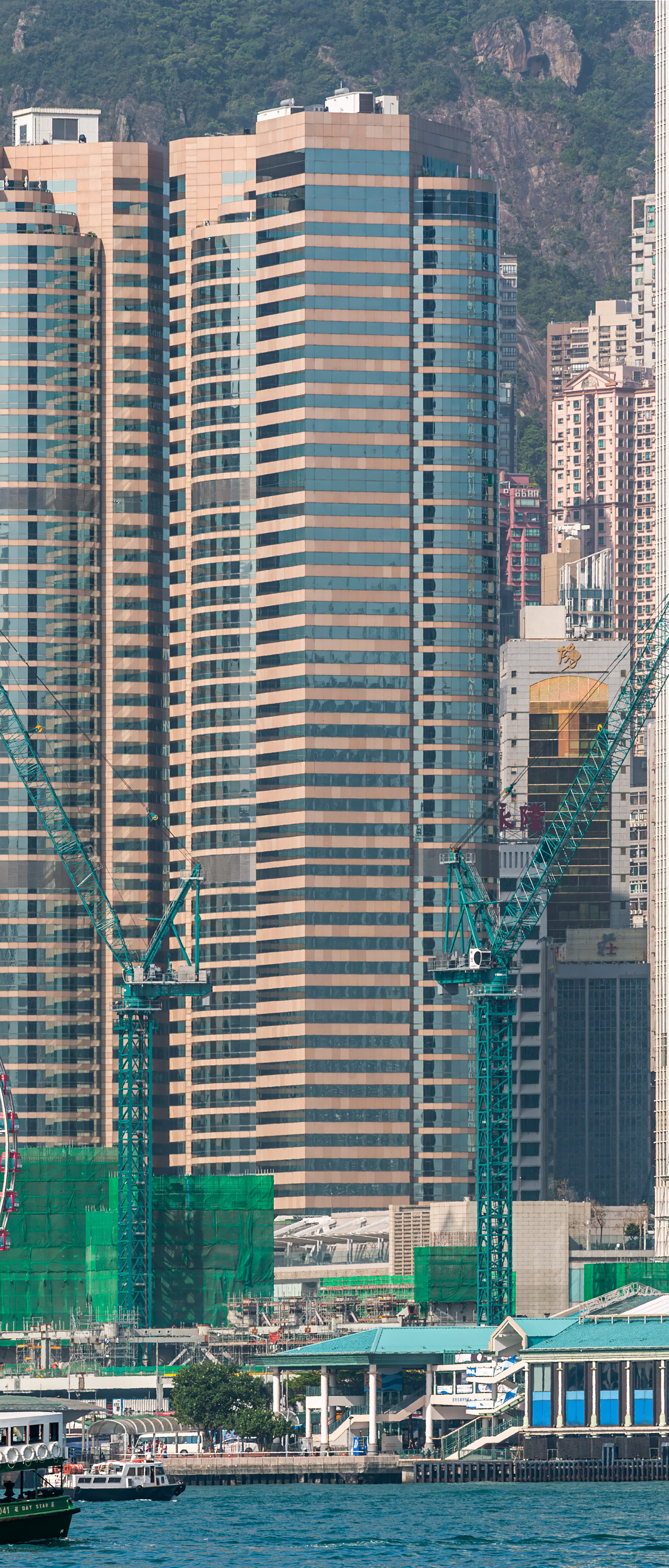 Exchange Square Tower 2, Hong Kong - View from Kowloon. © Mathias Beinling